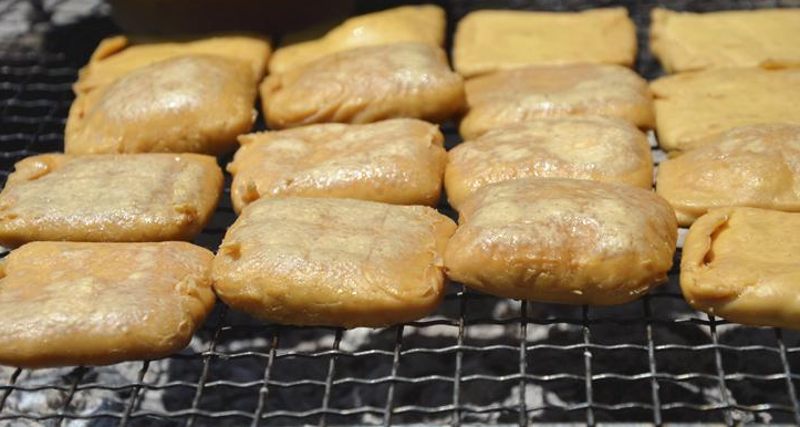 贵州毕节特产正宗大方手撕豆干贵阳特色美食麻辣小吃油炸煎臭豆腐